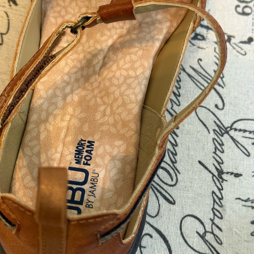 Jambu "DOVE" Brown and Gold Accent Close Toe T-Strap Design Sandals - Picture 4 of 11
